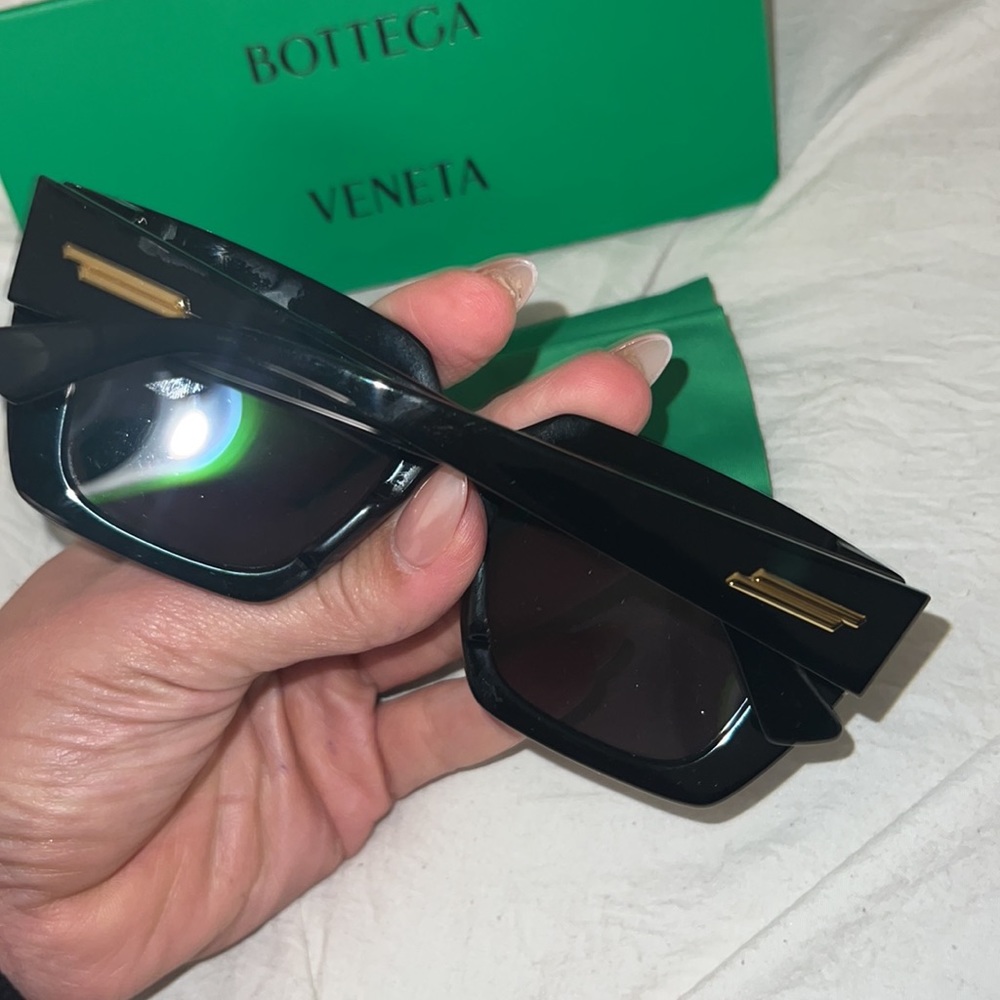 Bottega Veneta Black Sunglasses - Picture 2 of 4